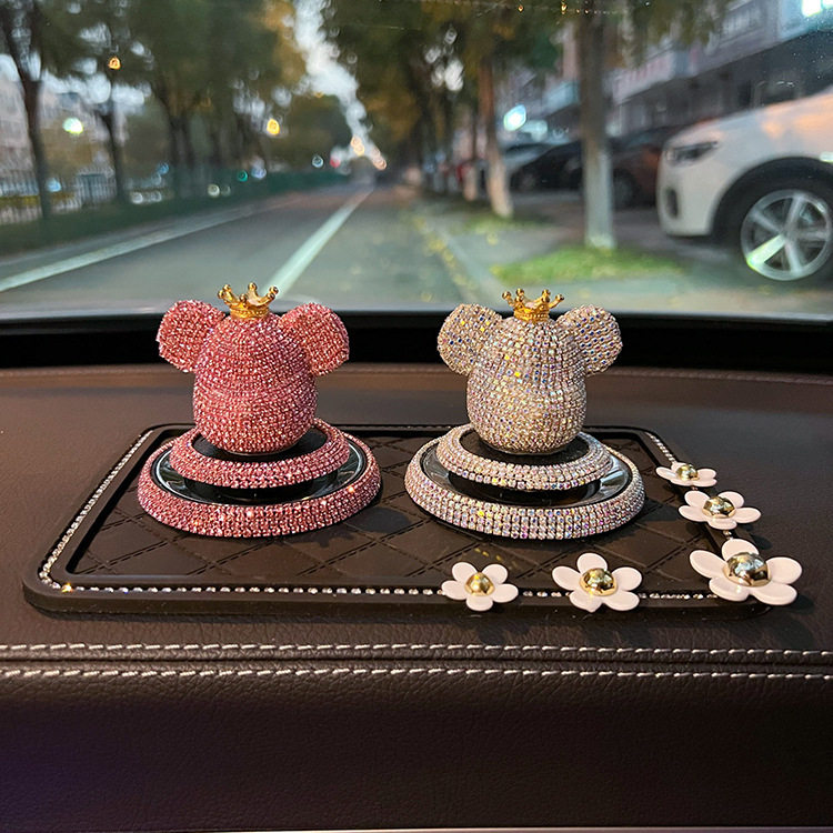 可爱满钻大头熊汽车香薰摆件车载香水中控台装饰品情侣创意车饰品