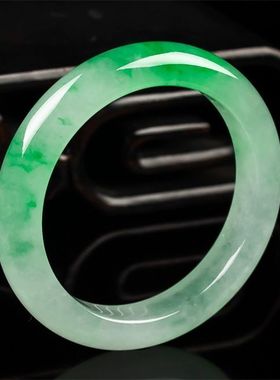 晴水阳绿飘花玉手镯美人玉镯子