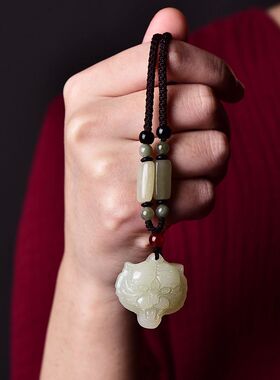 天然白玉虎头玉石虎年吊