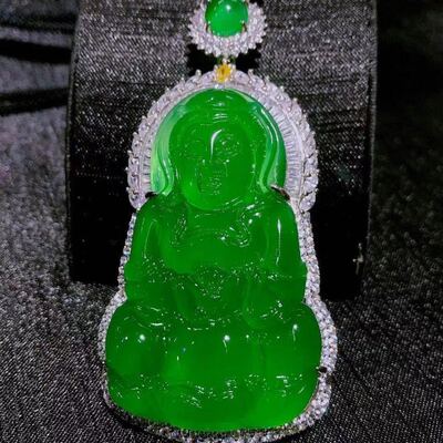 冰种翡翠色玉观音吊坠男款