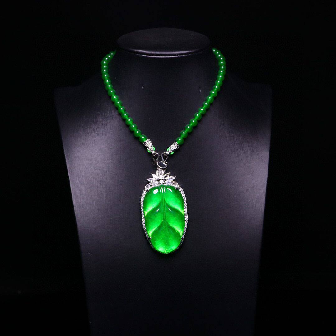 完美高冰精工镶嵌【金枝玉叶】精美饰品送链子送盒子文玩饰品