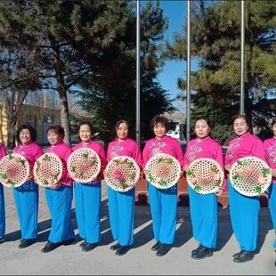 新款广场舞服装秧歌服扇子舞古典舞喜庆东北大秧歌演出服接送新娘