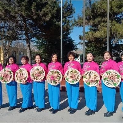 新款广场舞服装秧歌服扇