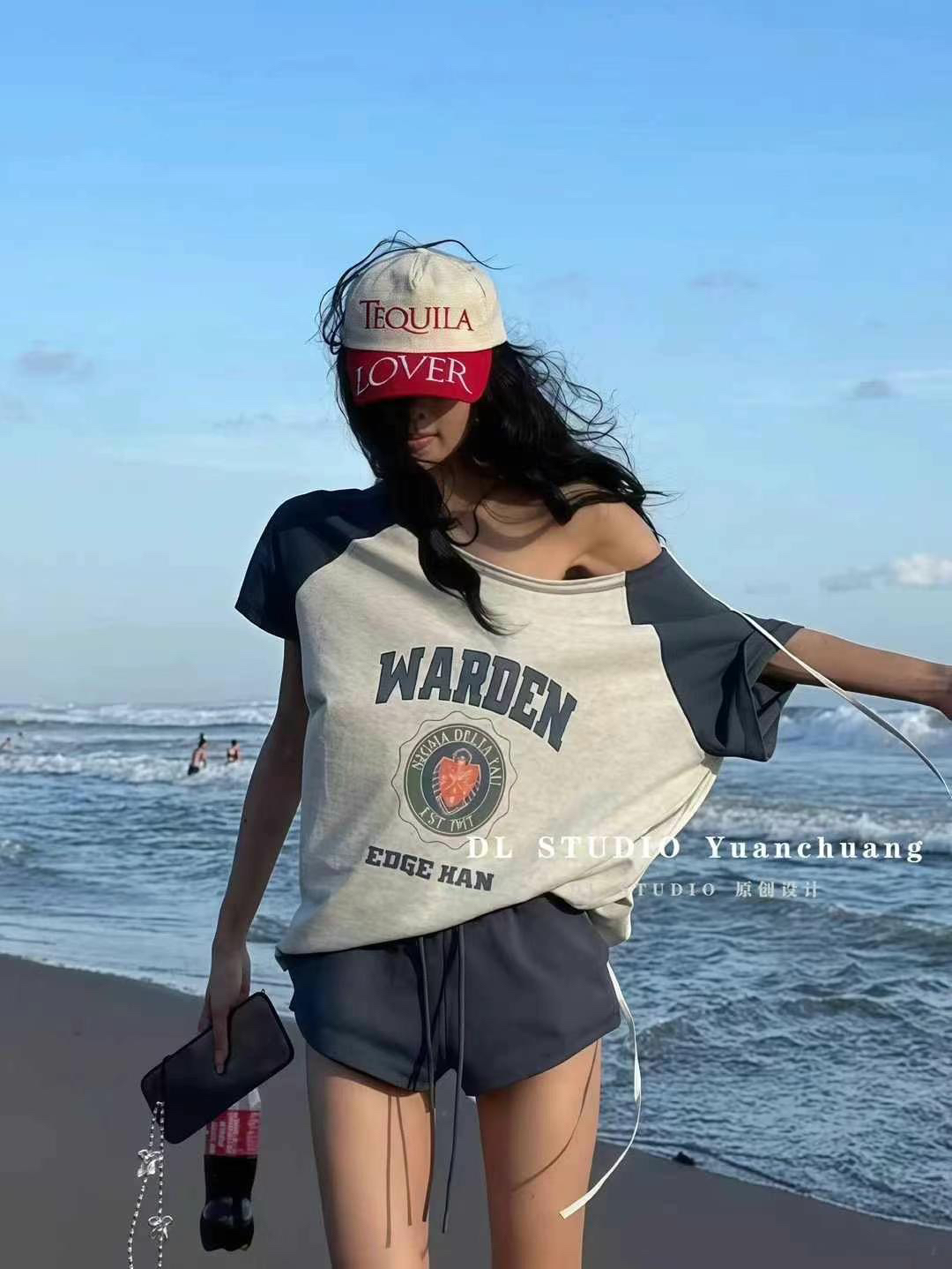 DL十三行2025年美式辣妹撞色拼接斜肩短袖上衣潮流T恤+短裤两件套