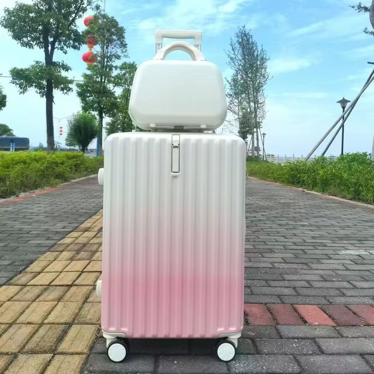 渐变色26寸静音万向轮行李箱