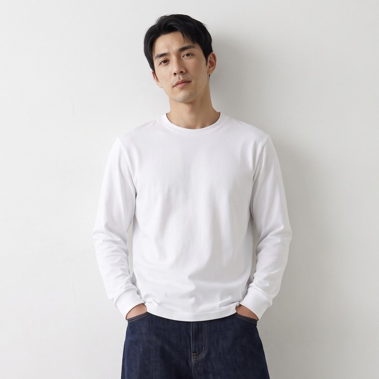 男士纯色宽松圆领套头卫衣白色