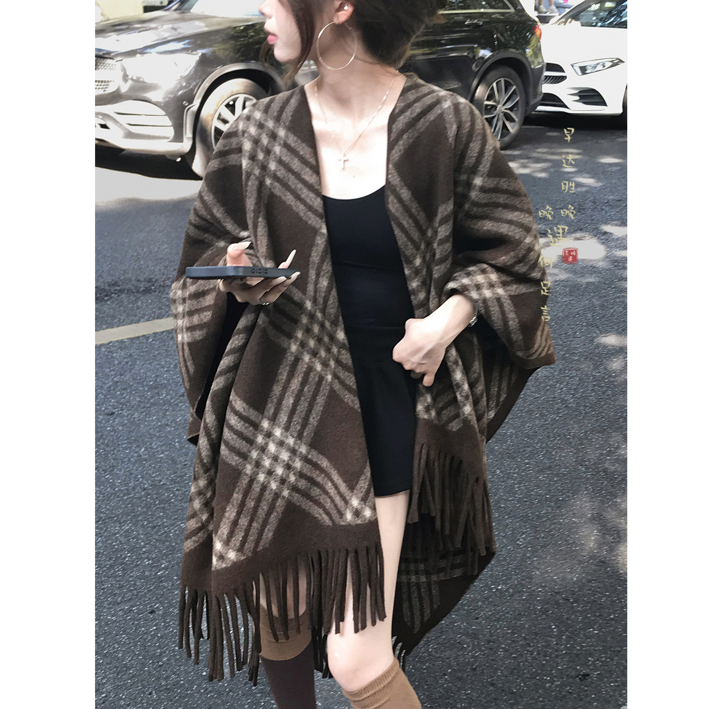 棕色条纹毛绒流苏披肩女高级感围脖护颈护肩坎肩装饰秋冬保暖斗篷