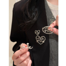 银色爱心字母胸针女款 设计感小众配大衣别针高级感固定扣毛衣配饰