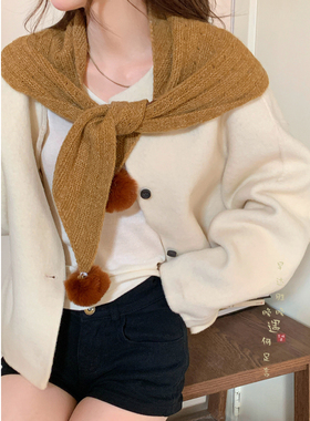 黄色针织毛球三角巾披肩女冬季保暖加厚围巾日常百搭围脖护颈配饰