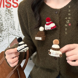 点睛之笔！针织毛线帽子胸针女2026新款小众设计感大衣别针固定扣