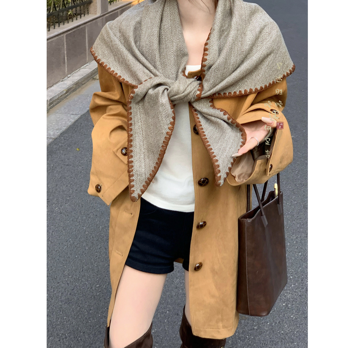 冬日浪漫~复古纯色花边三角巾披肩围巾两用女生冬季百搭保暖围脖