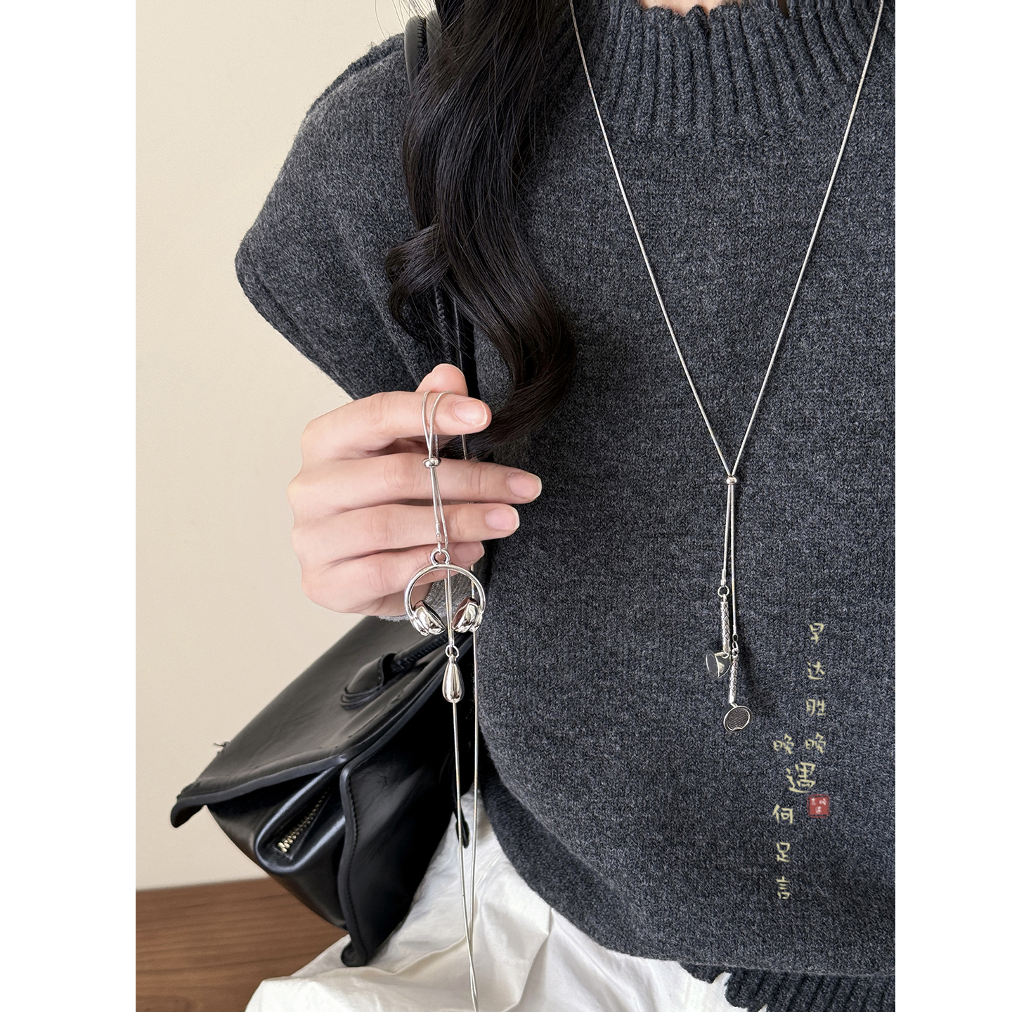 银色耳机长款项链2025新款小众