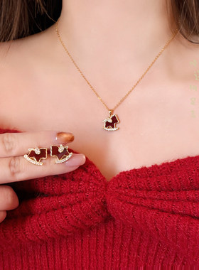 红色滴釉锆石小马项链马年耳钉