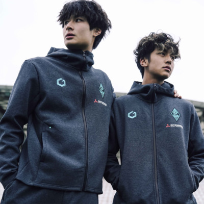 GOINTO x三菱重工飞狮足球队2025赛季球员版出行长裤出行帽衫