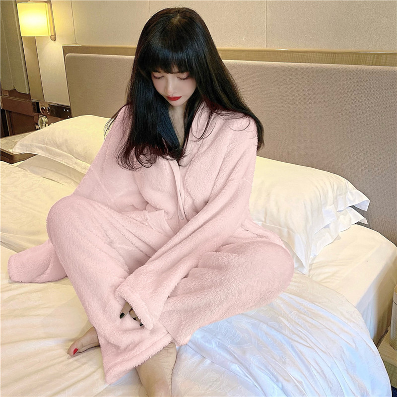 Real price: autumn and winter 2020 new women's pajamas coral Plush thickened housewear cardigan can be worn out set