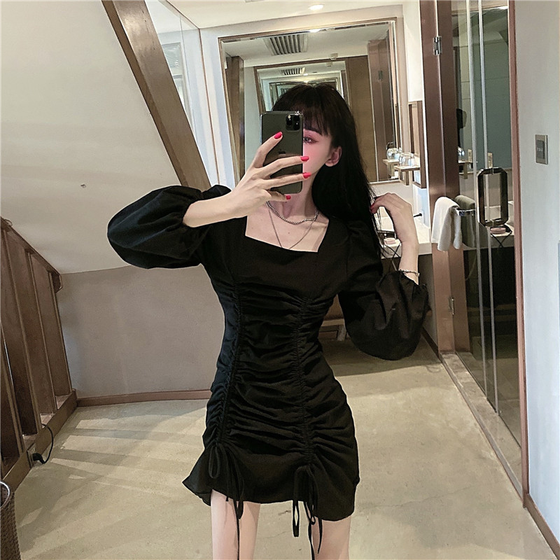 Real price 2021 new French design drawstring pleated sexy hip skirt bubble sleeve square neck dress