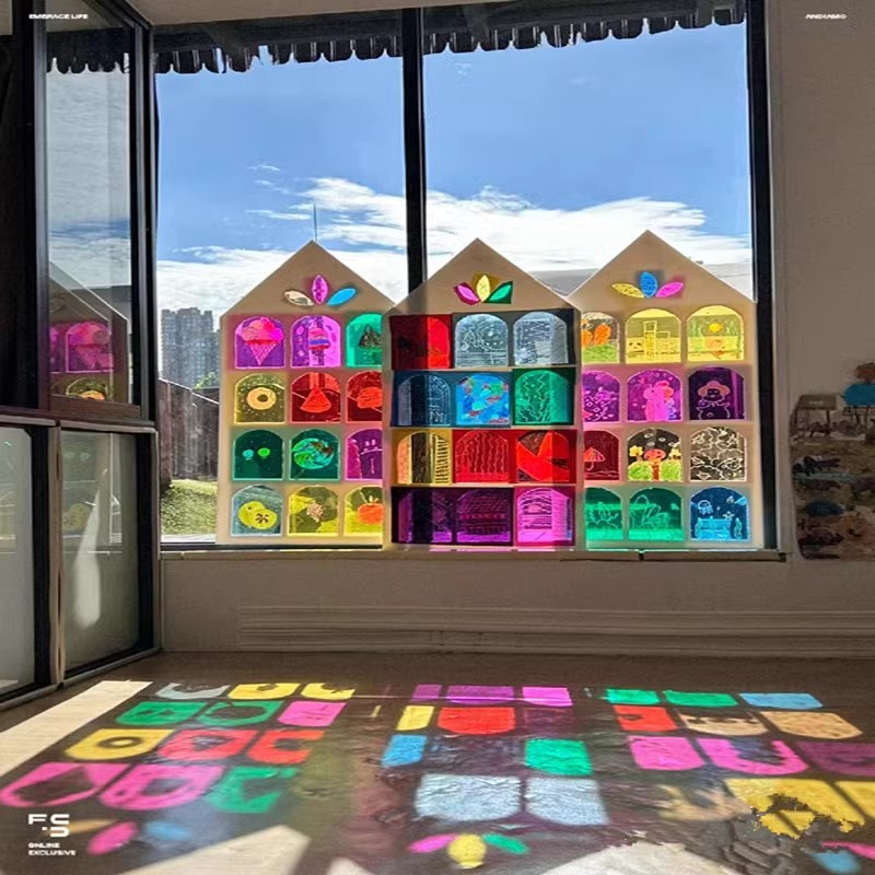 环创彩色玻璃幼儿园区角光影房子