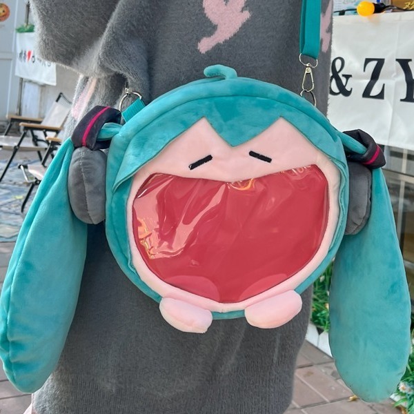 日系可爱初音未来玩偶包痛包毛绒