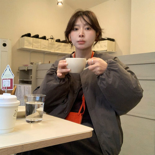 宽松白鸭绒工装圆领飞行员羽绒服