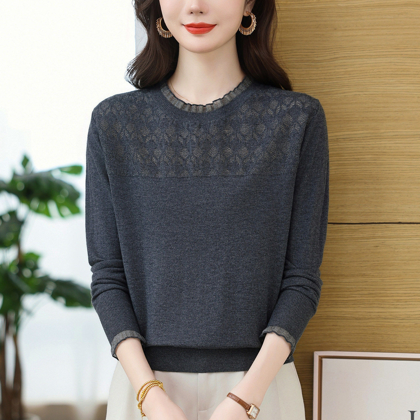 春秋毛衣女2026新款胖mm大码蕾丝上衣妈妈装早秋长袖针织薄打底衫