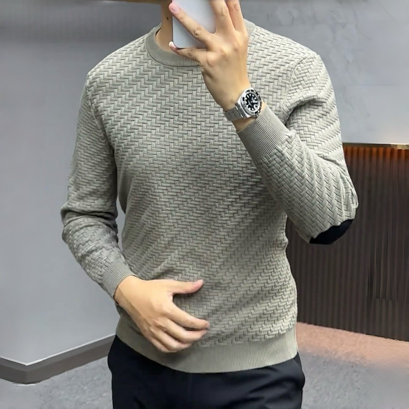 男士轻奢套头毛衣秋冬新款百搭菱形格休闲纯色长袖圆领针织打底衫