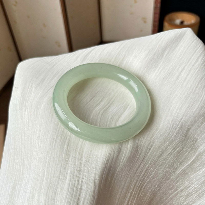 正晴水天然东陵玉玉镯子胖圆条