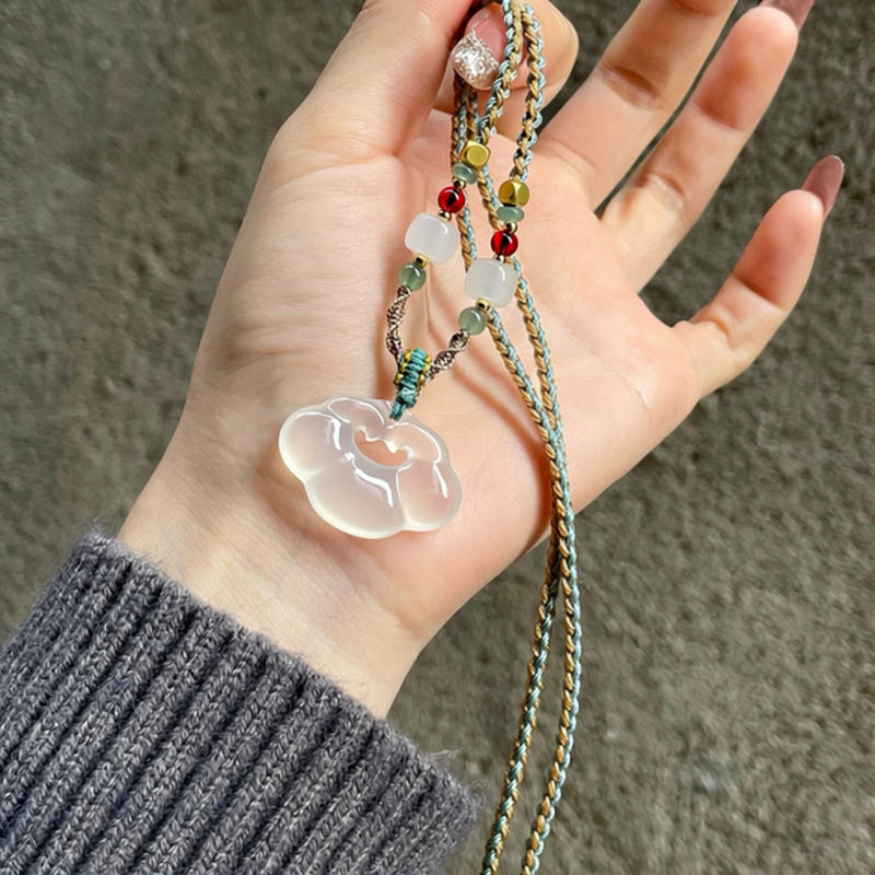 天然玛瑙祥云玉吊坠项链女款