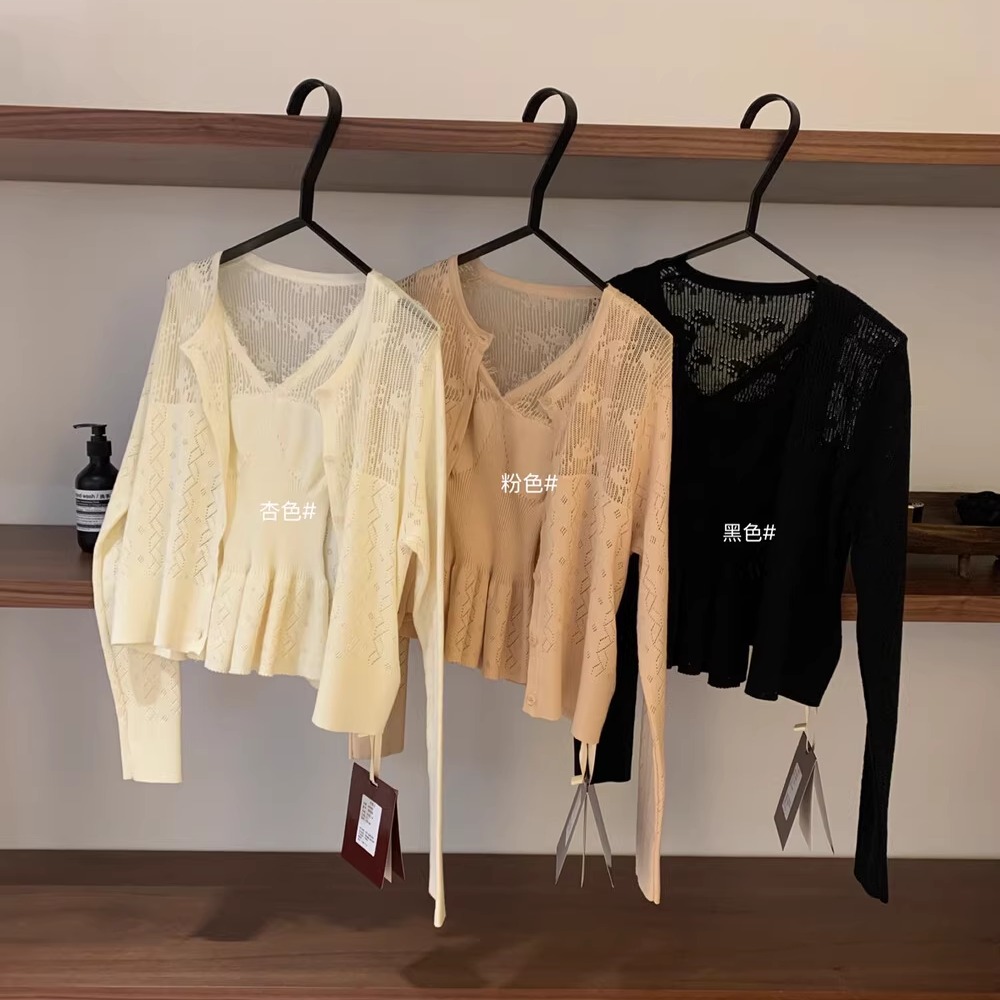 毛衣针织开衫+蕾丝质感吊带背心