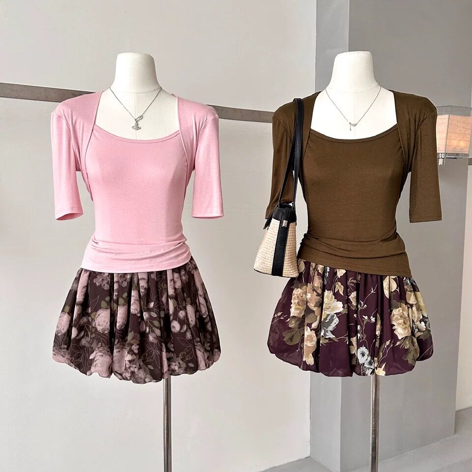 方领中袖T恤女碎花花苞短裙套装