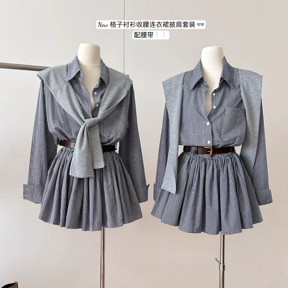 2025初秋装穿搭一整套女韩系格子衬衫连衣裙+连帽披肩+腰带三件套