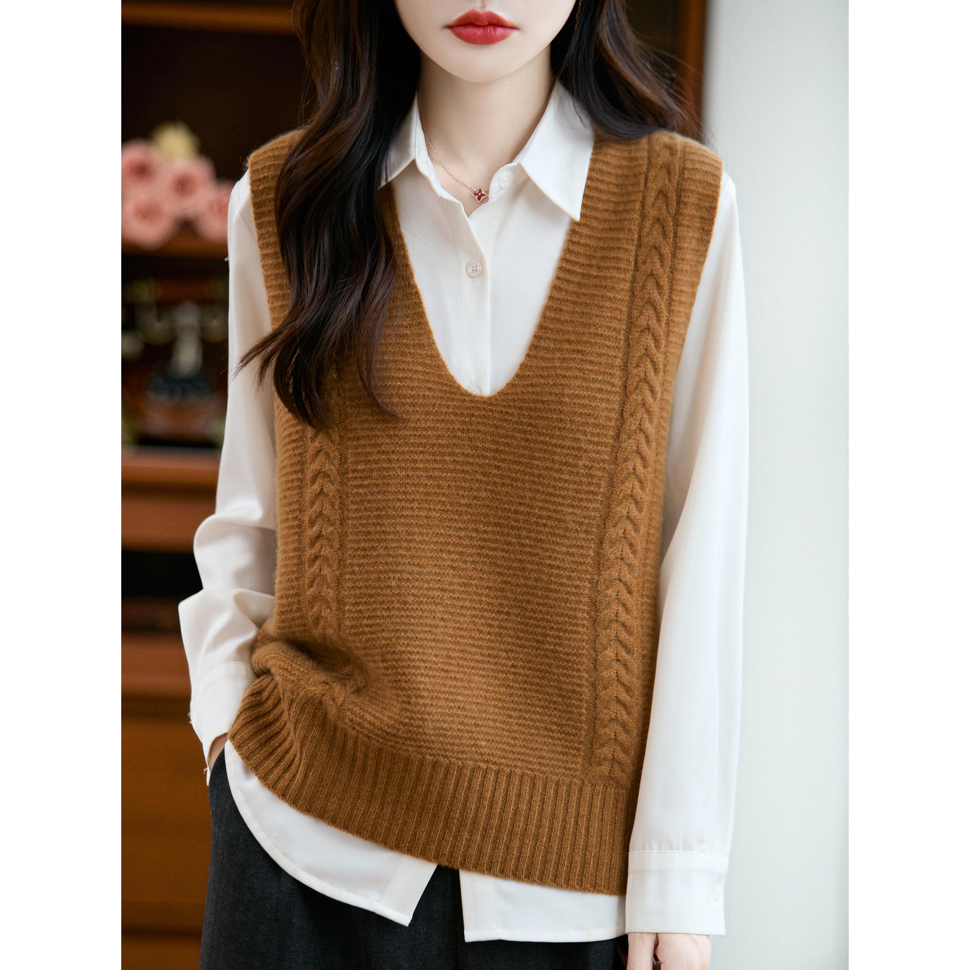 MONLOUVE100纯深V领针织马甲女2025秋冬叠穿百搭宽松毛衣保暖背心