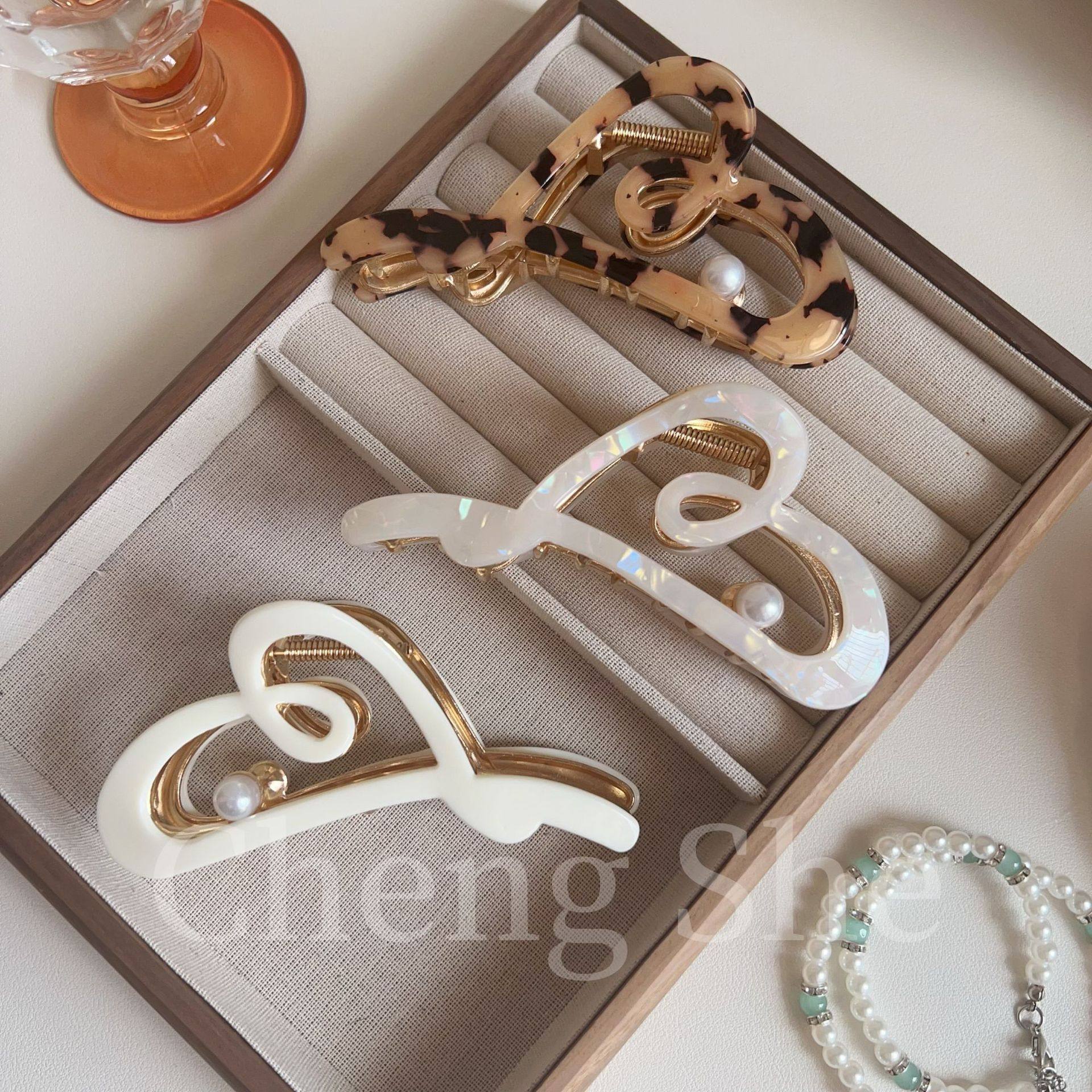 韩系优雅醋酸金属爱心抓夹女2024新款感发夹后脑勺鲨鱼夹大号,饰品/流行首饰/时尚饰品新,民族风发饰,淘宝优惠券,粉丝福利购,淘宝优惠卷