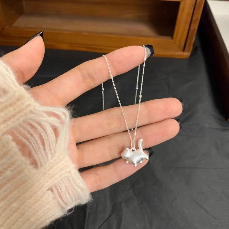 新款可爱卡通傲娇猫咪立体吊坠项链小猫锁骨链送女友闺蜜直播礼物