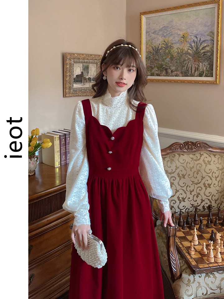 2021秋冬新款复古新年红背带裙女法式气质收腰显瘦两件套装连衣裙