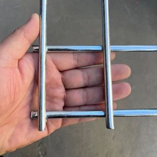 镀锌网片铁丝网围栏加粗铁网养殖加硬钢丝网工地建筑用钢筋网格片