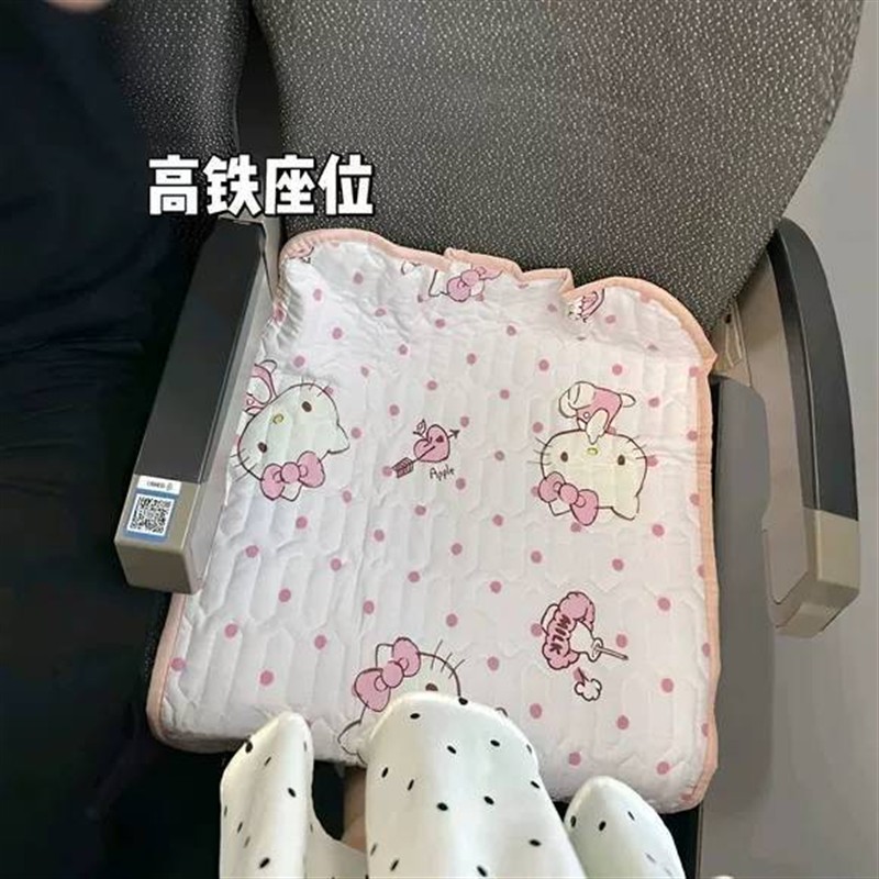 女生夏季穿短裙便携式小坐垫外出旅游高铁座位隔脏垫