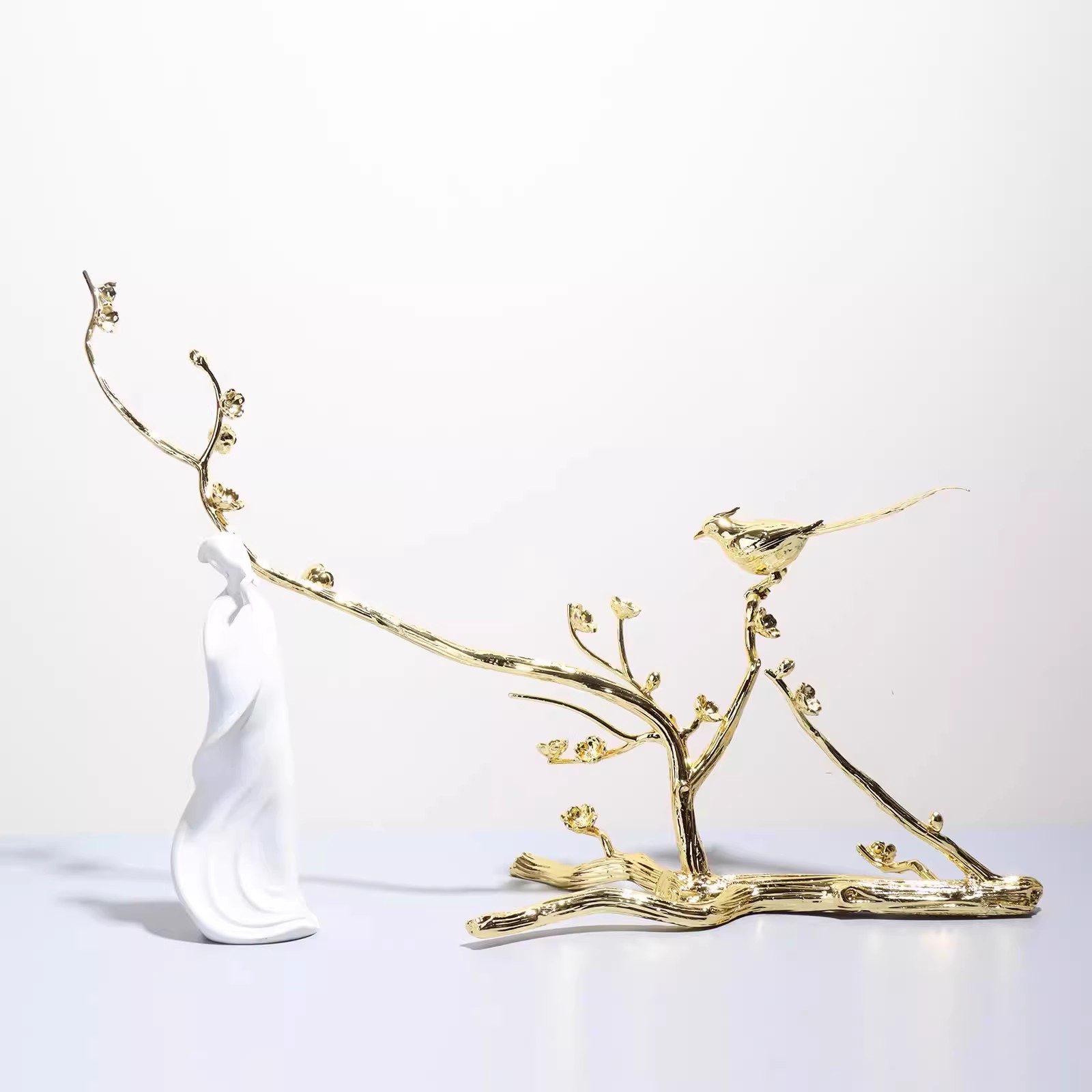 轻奢风动物会所售楼处软装饰品