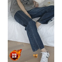 Темно -синий тонкий бархат