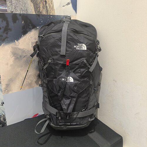 2026秋冬新款TheNorthFace北面户外徒步登山越野跑山技术背包8BKH