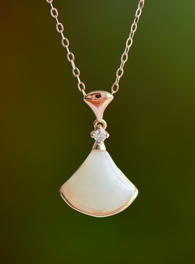 S925银和田玉白玉小裙子玉石吊坠挂件时尚气质女士款玉坠项链