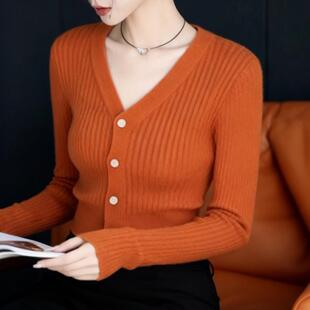MONLOUVE轻熟绝美橙色v领长袖毛衣针织开衫女秋冬新款超好看百搭