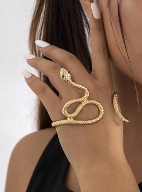 Punk exaggerated retro serpentine hand palm bracelet夸张手镯