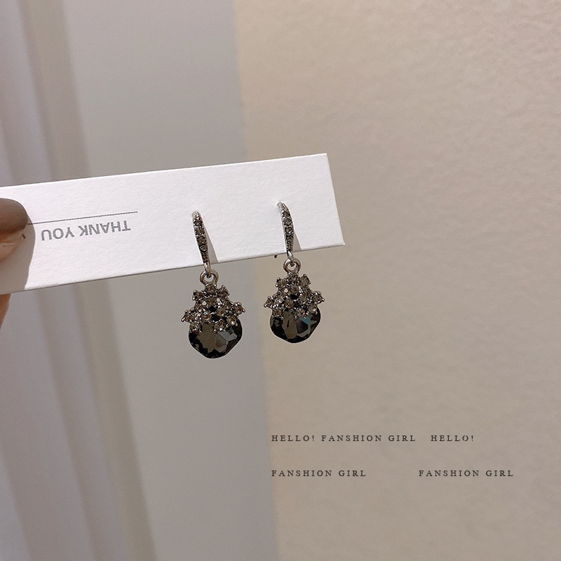 South Korea diamond P geometric rhombCus ear hook temperame