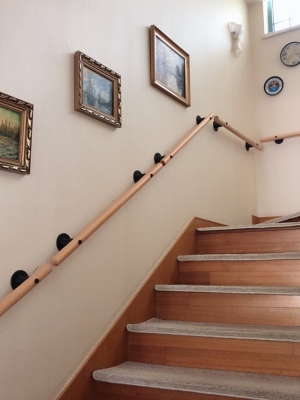 楼梯扶手老年人楼梯扶手家用靠墙榉木扶手儿童幼儿园定制实木扶手