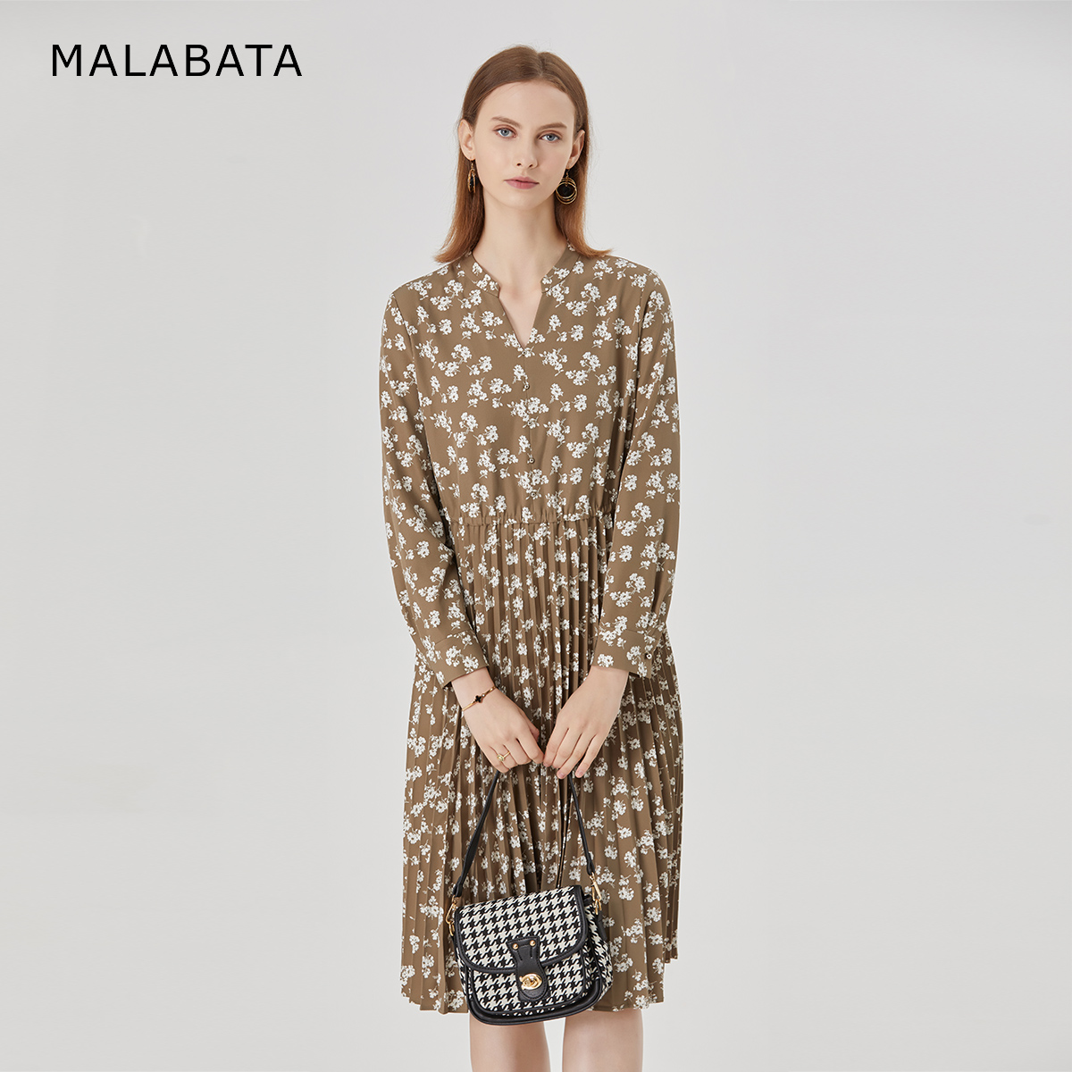 MALABATA早秋复古碎花连衣裙女中长款小V领百褶下摆MA251L023115