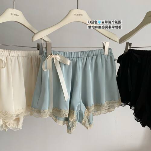 漂亮显瘦四色缎面短裤女蕾丝花边
