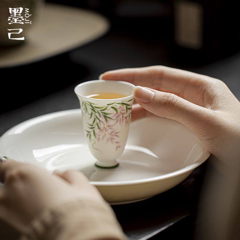墨己玉泥手绘春风紫藤茶杯功夫茶具高足闻香杯家用陶瓷喝茶品茗杯