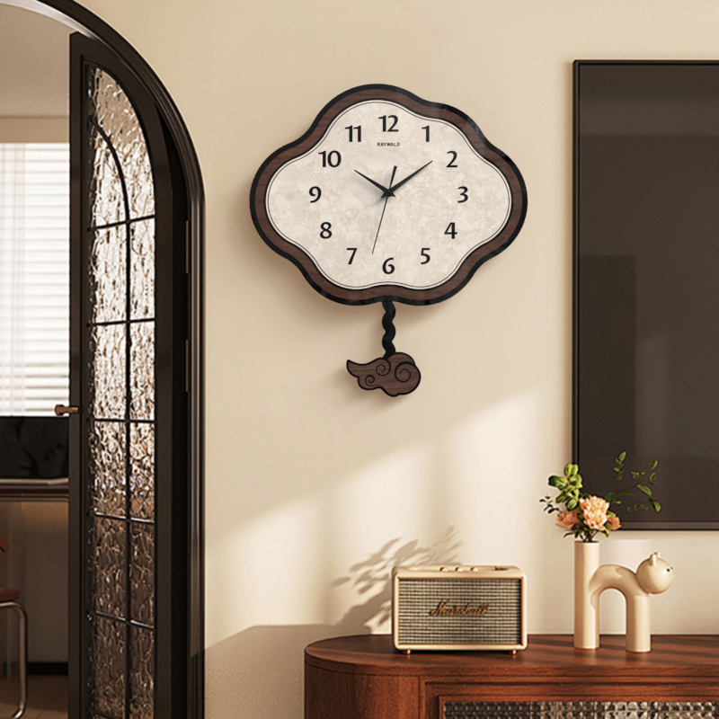 中古风云朵客厅挂钟家用餐厅卧室墙面静音时钟祥云钟表摇摆免打孔