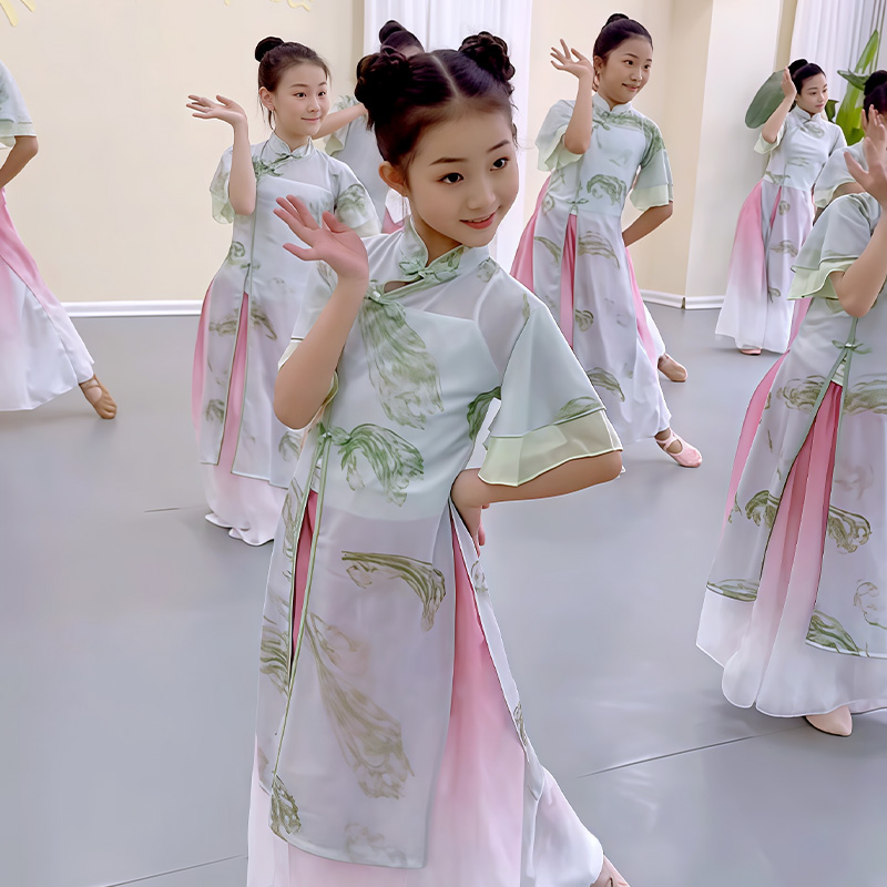 小月儿儿童古典舞演出服同款旗袍套装春三月豆花冠玉舞蹈表演服装
