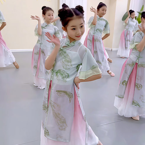 小月儿儿童古典舞演出服同款旗袍套装春三月豆花冠玉舞蹈表演服装